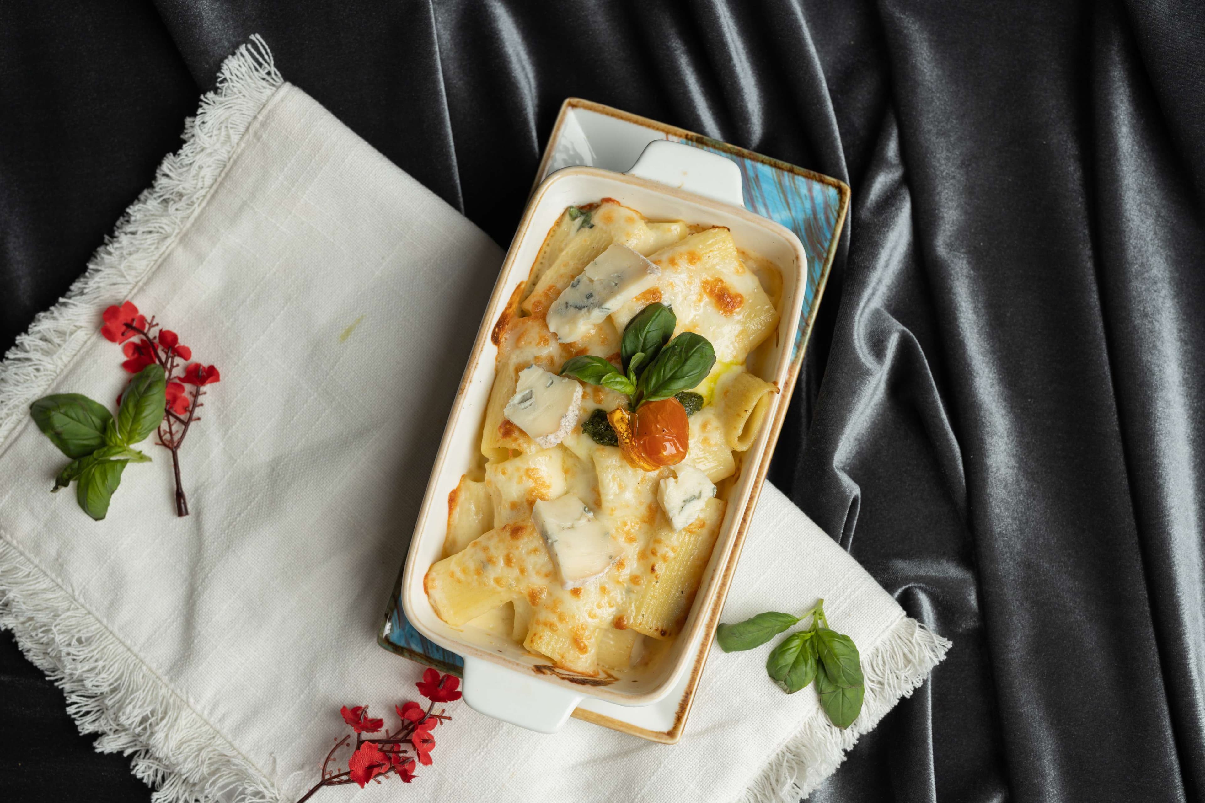 Rigatoni with Spinach & Gorgonzola